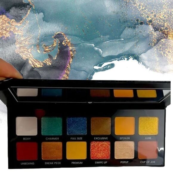 Boxy charm eyeshadow palette - Picture 2 of 2